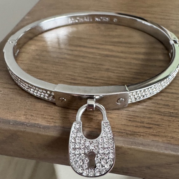 Michael Kors bangle braclet - Picture 3 of 3